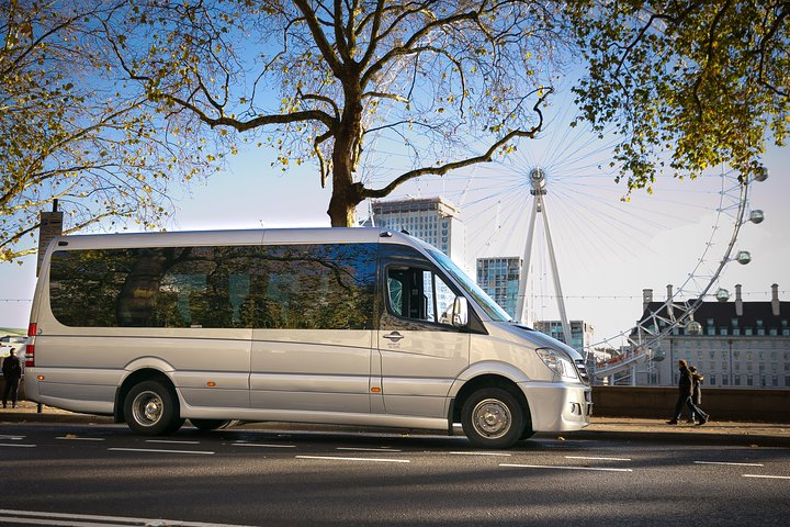 Minibus near London Eye